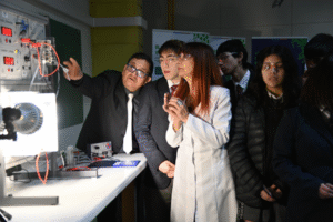 Liceos técnicos profesionales reciben electrolizadores de hidrógeno verde