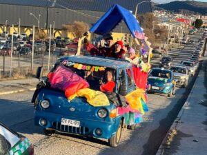 Con caravana el Jardín Infantil  “Caperucita Roja” celebró sus 50 años
