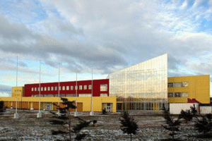 Corte ordena entrega de título profesional a egresada que presenta mora en la UMAG