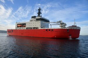 Rompehielos “Almirante Viel” retoma campaña antártica de invierno