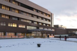 Estudiante acuchillado recibiría alta médica en los próximos días