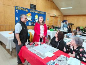 Taller de Pintura Acrílica reúne cada jueves a 40 personas mayores en Punta Arenas