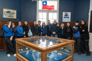 Estudiantes del Colegio Luterano visitan Museo Naval en homenaje a hazaña de Piloto Pardo