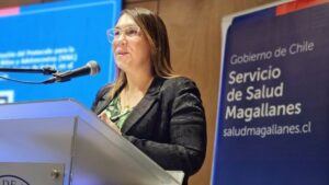 Listado de funcionarios que asistieron a casinos con licencia médica en manos de directora de Servicio de Salud