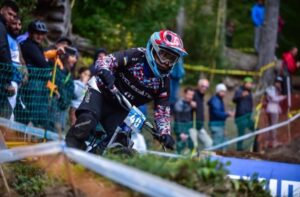 Magallánico Andrés Castillo buscará cupo al Mundial Máster de Downhill en Angol