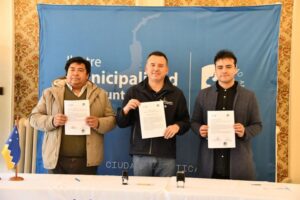 Chiloé y Punta Arenas firman convenio para fortalecer la difusión cultural