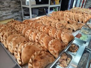 Refuerzan fiscalizaciones en locales de empanadas para un 18 seguro en Magallanes