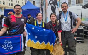 Voluntarios de la Pompe France participaron del “Valparaíso Cerro Arriba”
