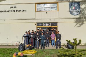 El paso de la Escuadra Nacional de la Armada y su importante labor social en Magallanes