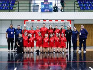 Con dos magallánicas en sus filas la selección chilena U15 juega el Campeonato Sudamericano de Balonmano en Paraguay