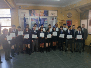 18 estudiantes de Liceo Sara Braun se certificaron en manejo de “Sabre”