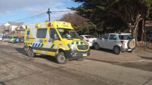 Hombres se descompensó al volante y protagonizó accidente