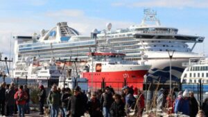 Ushuaia inauguró temporada de cruceros con la llegada del “Ventus Australis”