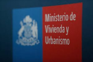 Revelan falta de recursos para pagar a constructoras y Minvu niega millonaria deuda