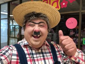 Huaso Filomeno estrena humor dieciochero