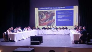Plan Salmón 2050 se reúne en Punta Arenas por un desarrollo sustentable