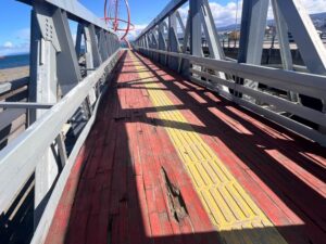Repararán puente peatonal de la costanera de Punta Arenas