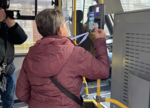 13.813 personas cuentan con tarjeta de pago para el transporte público mayor en Punta Arenas