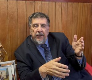 Srdanovic Arcos propone usar fondos regionales para formación de especialistas
