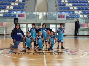 “Cebollitas” del Club UMAG participa en torneo nacional de básquetbol
