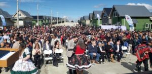 Autoridades inauguran 297 viviendas sin deuda en el conjunto Brisas del Estrecho I y II