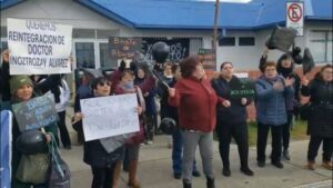Usuarios de Cecosf de Punta Arenas exigen revisión de sanciones a médicos