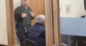 Chofer argentino detenido manejando colectivo sin licencia profesional