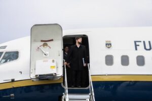 Presidente Boric viajó a Europa para  reunirse con el Papa León