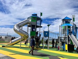 Subsecretaria del Minvu inaugura parque Costanera del Estrecho