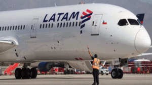 Tráfico aéreo en Chile cae 3,2% en septiembre, pero Magallanes mantiene crecimiento