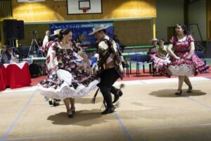 Laguna Blanca vibró con el Campeonato de Cueca Huasa y definió a los representantes regionales