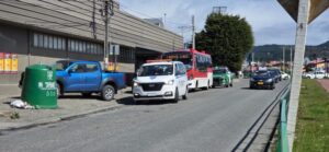 Conductora de microbús es agredida verbalmente por pasajera en Avenida Salvador Allende