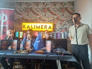 Escritor magallánico Kalani Shaira lanza su libro de poesía “Cosmogonía: al sur del sur” en Santiago