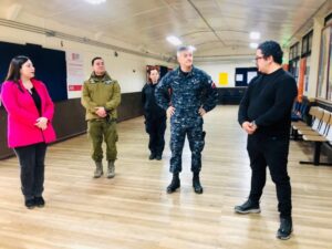 Autoridades inspeccionan único local de votación en Cabo de Hornos