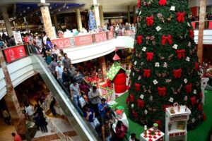 Chilenos reducirán volumen y gasto en Navidad  ante inflación, desempleo e incertidumbre