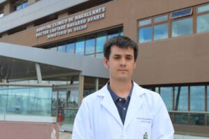 ¿Doble vacuna? Infectólogo aclara dudas ante auge de virus respiratorios