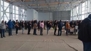 Punta Arenas registra alta afluencia de votantes y largas filas en locales de sufragio