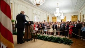 Trump achaca derrotas republicanas al “shutdown” y arremete contra demócratas