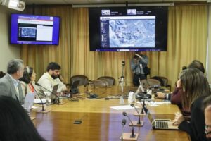 Diputados analizan accidente fatal en el Paine y advierten límites operativos de Conaf