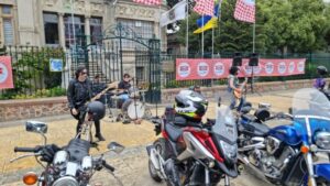 Se desarrolla en la Plaza de Armas el encuentro “Mil Ruedas Sobre el Estrecho 2025”