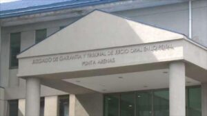 Imputada argentina quedó en la calle tras medidas cautelares por amenazas a su conviviente