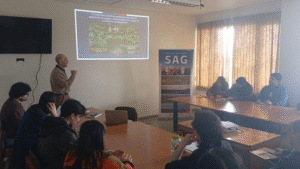 SAG expuso a estudiantes de UMAG el trabajo de control de plagas a la papa local