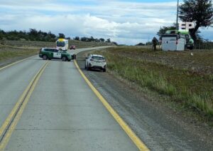 Furgón vuelca en la Ruta 9 Norte y deja a dos turistas austriacos con lesiones leves