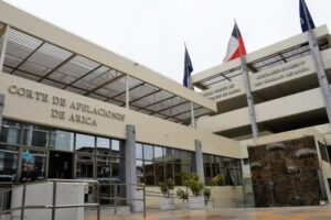 Hombre muere a tiros en la Corte de  Apelaciones tras apuñalar a administrador