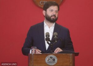 Presidente Boric destaca la “democracia sana y robusta” de Chile tras primeras tendencias electorales