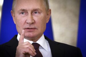 Putin asegura que “si Ucrania se  repliega, cesarán los combates”