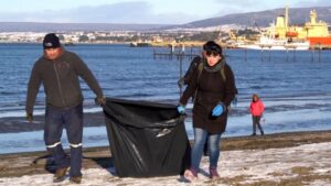 Municipalidad convoca a jornada de limpieza en la desembocadura del Río Las Minas