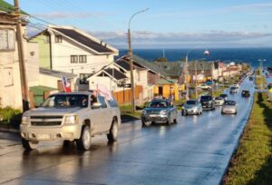 Candidato Alejandro Riquelme cierra campaña con caravana y llamado a la unidad de Magallanes