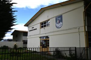 Aprueba casi 1300 millones de pesos para establecimientos del SLEP Magallanes