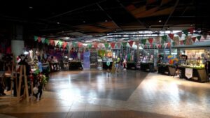 Inauguran Feria Navideña 2025 en Mall Espacio Urbano Pionero